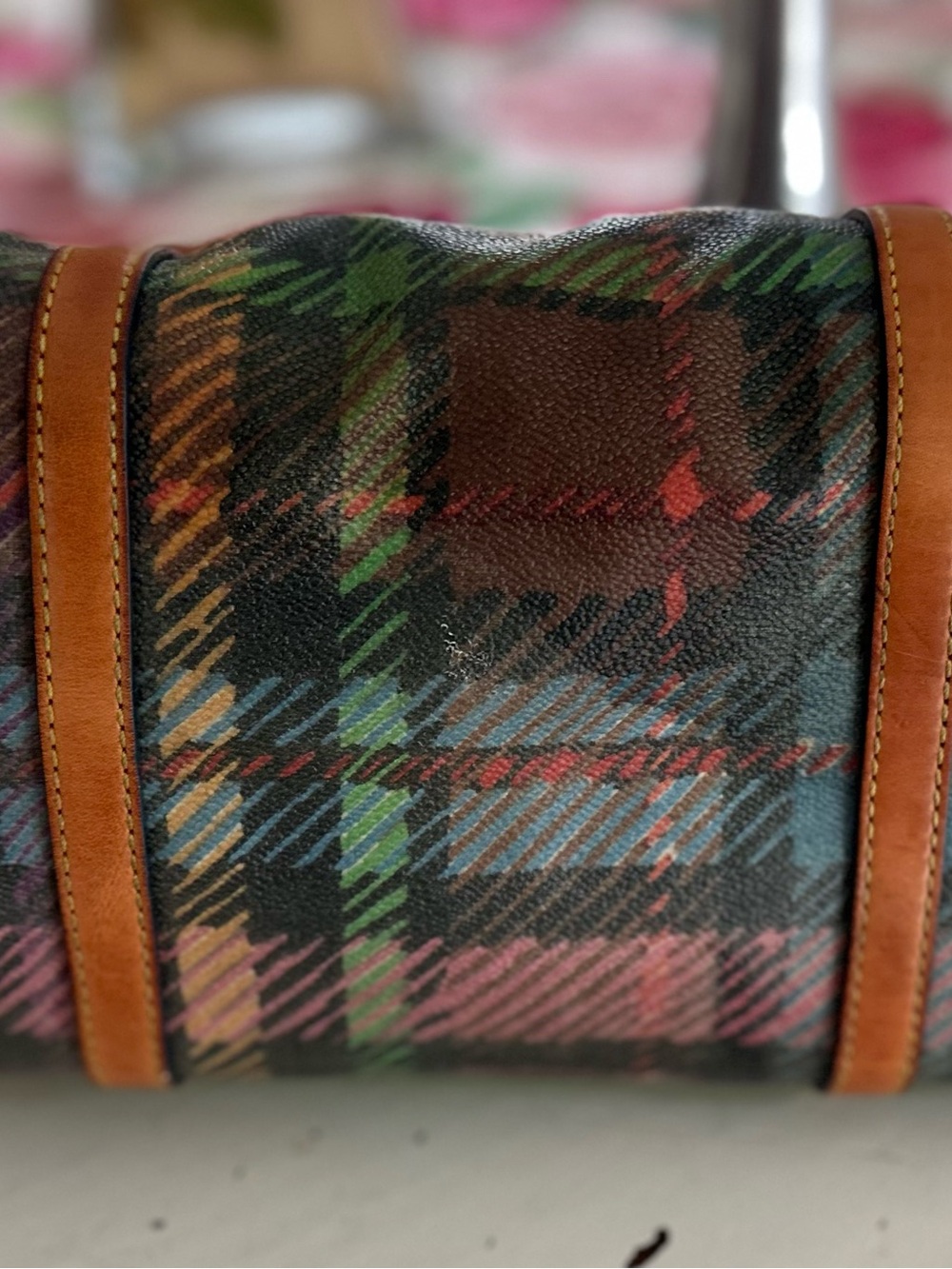 Dooney & Bourke Y2K Rainbow 🌈 Tartan Barrel Shoulder Bag with Heart Charm - Picture 4 of 14
